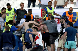 درگیری میان هواداران انگلیسی و روسی در حاشیه یورو2016
