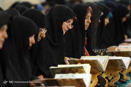 آیین جزء خوانی قرآن کریم در حرم حضرت معصومه (س)
