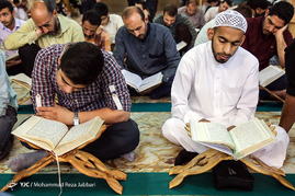 آیین جزء خوانی قرآن کریم در حرم حضرت معصومه (س)
