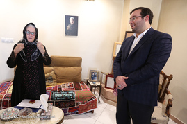 عیادت از ملکه رنجبر