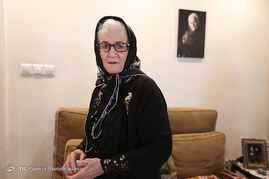 عیادت از ملکه رنجبر