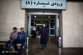 خانم سهیلا عبدالکریمی از معدود بانوان راننده اتوبوس می باشد که از سال 84 کار خود را در این حرفه آغاز کرده است. وی اظهار می دارد که در انتخاب این شغل ادامه دهنده راه پدر خود می باشد.