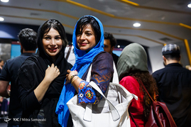 اکران خصوصی فیلم ایستاده در غبار و زاپاس