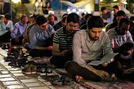 احیای شب نوزدهم رمضان در خانه هنرمندان