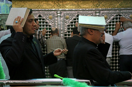 گزارش تصویری مراسم احیای شب 19 ماه رمضان - قم‎
