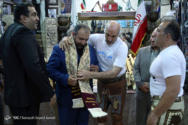 آئین گلریزان کمک به 150 زندانی جرائم غیرعمد در زورخانه جوانمردان تهران‎
