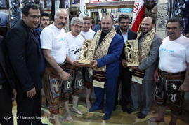 آئین گلریزان کمک به 150 زندانی جرائم غیرعمد در زورخانه جوانمردان تهران‎
