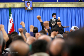 دیدار خانواده‌های شهدای هفتم تیر و جمعی از خانواده‌های شهدای مدافع حرم با رهبر معظم انقلاب
