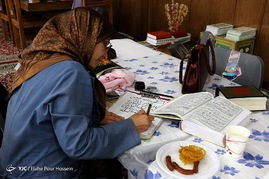 مشق قدر در شب قدر توسط خوشنویسان شیرازی‎
