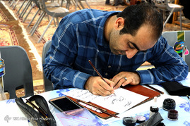 مشق قدر در شب قدر توسط خوشنویسان شیرازی‎
