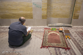 احیای شب بیست وسه ماه رمضان در زندان اوین