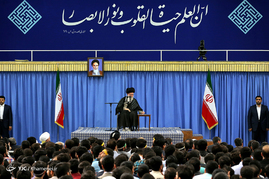 دیدار جمعی از دانشجویان با رهبر معظم انقلاب
