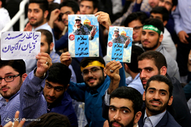دیدار جمعی از دانشجویان با رهبر معظم انقلاب
