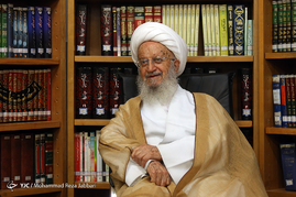 مراسم رونمایی از بزرگترین قرآن نوشته شده بر روی نقره با حضور آیت الله مکارم شیرازی‎‎	
