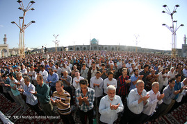 اقامه نماز عید سعید فطر در حرم امام رضا(ع)
