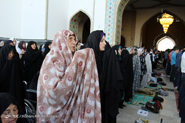 اقامه نماز عید سعید فطر در حرم امام رضا(ع)
