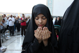 اقامه نماز عید سعید فطر در حرم امام رضا(ع)
