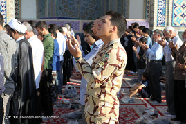 اقامه نماز عید سعید فطر در حرم امام رضا(ع)
