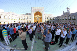 اقامه نماز عید سعید فطر در حرم امام رضا(ع)
