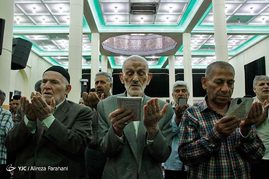 اقامه نماز عید سعید فطر در مسجد امام حسین(ع)