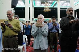 اقامه نماز عید سعید فطر در مسجد امام حسین(ع)