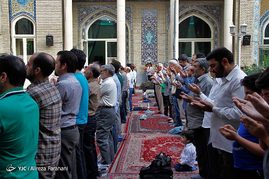 اقامه نماز عید سعید فطر در مسجد امام حسین(ع)