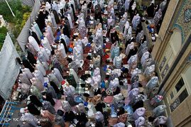 اقامه نماز عید سعید فطر در مسجد امام حسین(ع)