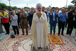 اقامه نماز عید سعید فطر در حرم حضرت عبدالعظیم الحسنی (ع)