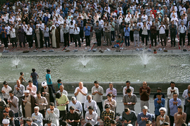 اقامه نماز عید سعید فطر در قم	
