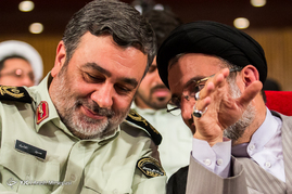 سرتیپ پاسدار حسین اشتری فرمانده نیروی انتظامی و سید مهدی خاموشی رئیس سازمان تبلیغات اسلامی