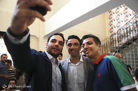 خداحافظی جواد نکونام از فوتبال در موسسه خیریه بهشت امام رضا‎(ع)
