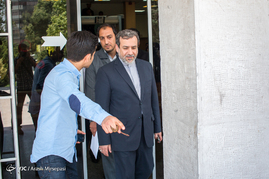 نشست خبری 