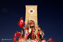 تجمع هواداران اردوغان در میدان تقسیم استانبول
