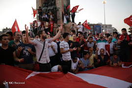 تجمع هواداران اردوغان در میدان تقسیم استانبول
