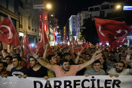 تجمع هواداران اردوغان در میدان تقسیم استانبول
