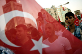 تجمع هواداران اردوغان در میدان تقسیم استانبول

