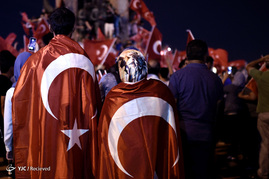 تجمع هواداران اردوغان در میدان تقسیم استانبول
