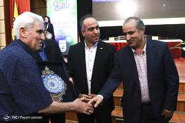 تقدیر از داوران برترلیگ پانزدهم فوتبال‎

