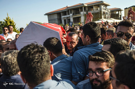 حضور اردوغان و داوود اوغلو در مراسم تشییع کشته‌شدگان کودتای نافرجام ترکیه
