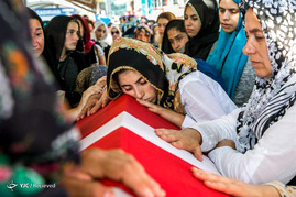 حضور اردوغان و داوود اوغلو در مراسم تشییع کشته‌شدگان کودتای نافرجام ترکیه
