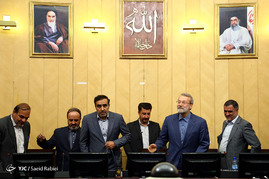 دیدار رئیس مجلس با جمعی از فعالان حوزه تعاون