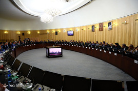 دیدار رئیس مجلس با جمعی از فعالان حوزه تعاون