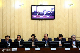 دیدار رئیس مجلس با جمعی از فعالان حوزه تعاون