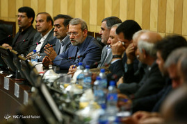 دیدار رئیس مجلس با جمعی از فعالان حوزه تعاون