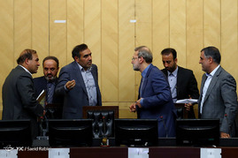 دیدار رئیس مجلس با جمعی از فعالان حوزه تعاون