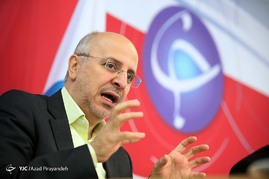 دکتر حمید قبادی، دبیر کارگروه مد و لباس در نشست تخصصی آسیب شناسی مد ولباس در باشگاه خبرنگاران جوان
