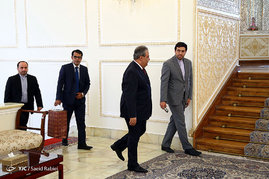 تقدیم استوارنامه سفیر جدید پاکستان به وزیر امور خارجه
