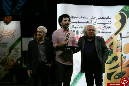 جایزه بهترین فیلمنامه سینمایی را سعید روستایی برای «ابد و یک روز» به خود اختصاص داد.