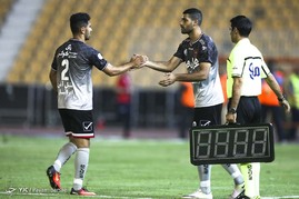 دیدار تیم های فوتبال سایپا و پرسپولیس
