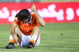 دیدار تیم های فوتبال سایپا و پرسپولیس
